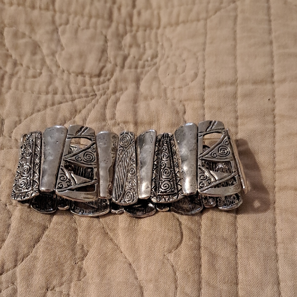 Source Unknown Silver Patterned Bracelet - image 1